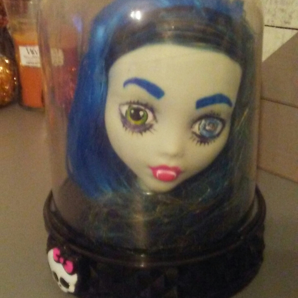 Monster High "Frankie stein" doll head